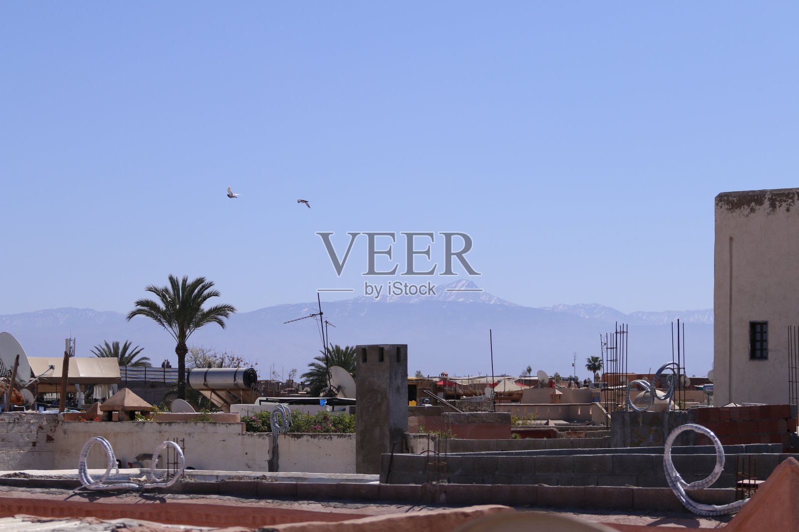 摩洛哥马拉喀什的阿特拉斯山脉照片摄影图片