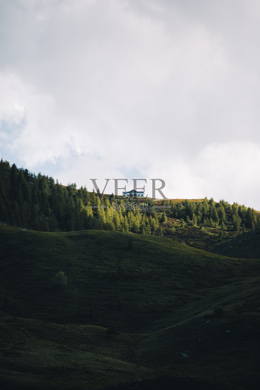莫内的萨卡雷洛山的垂直拍摄照片摄影图片