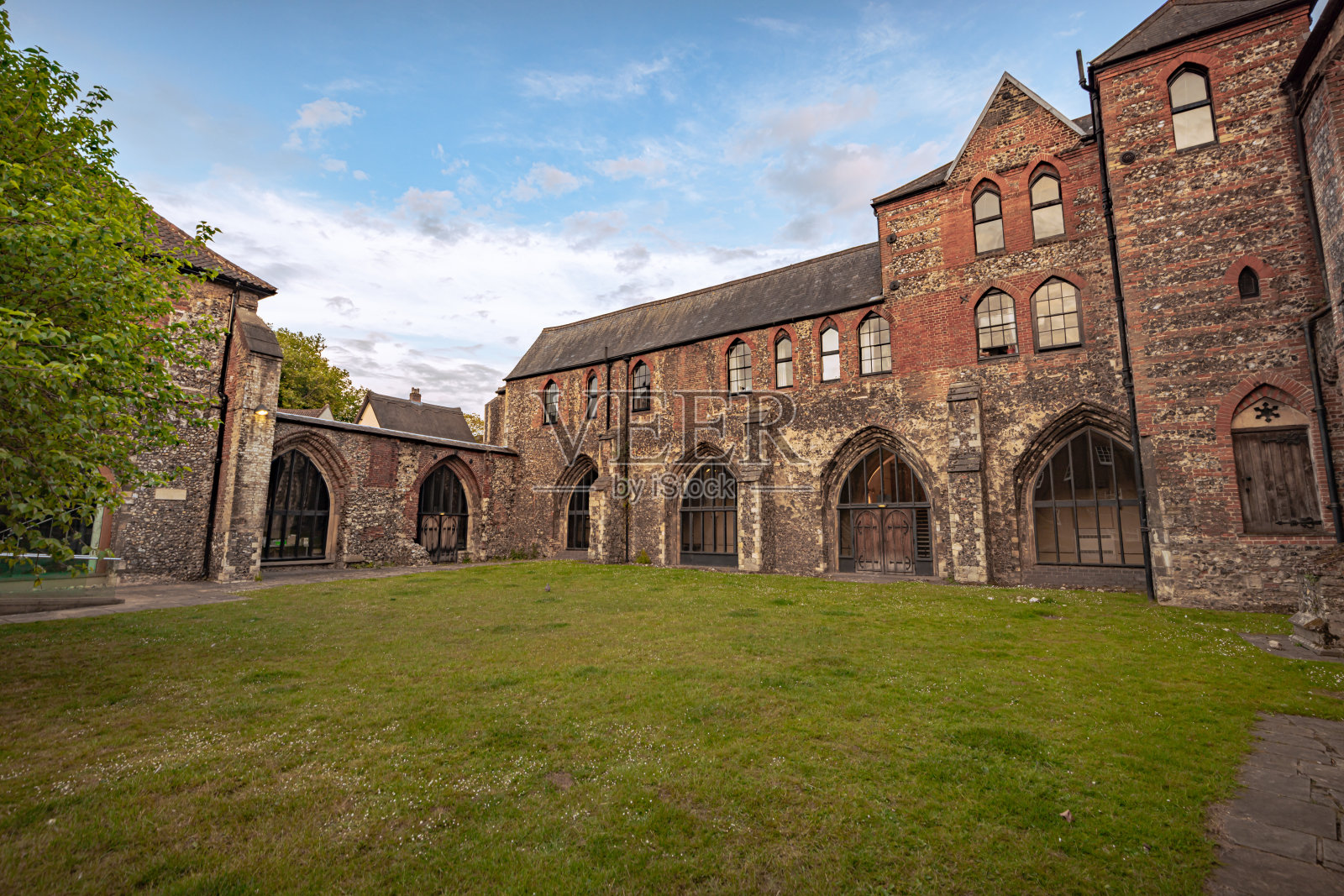 诺维奇- 2022年5月22日:英格兰诺福克的诺维奇老城。照片摄影图片