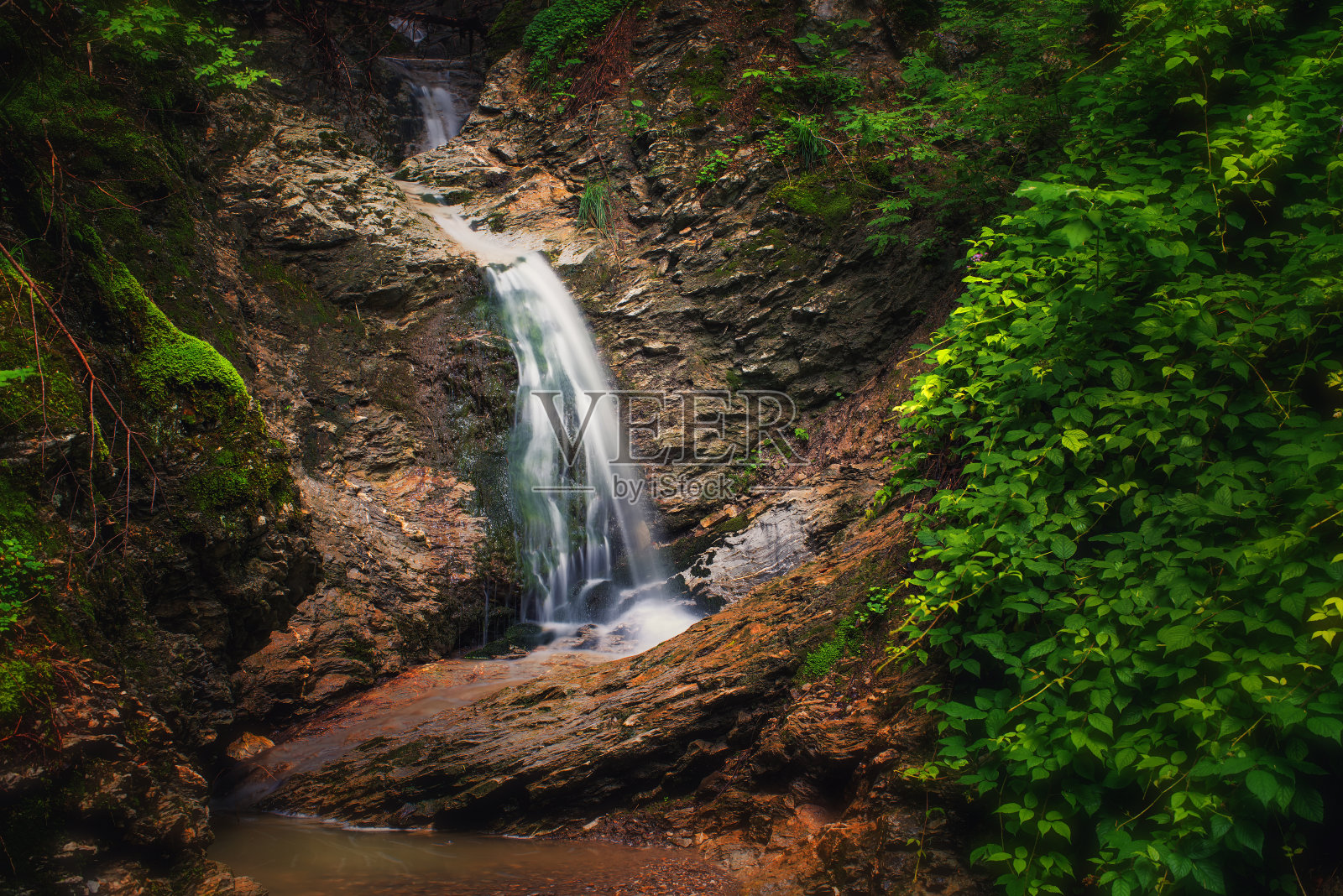 瑞士阿彭策尔的小瀑布照片摄影图片