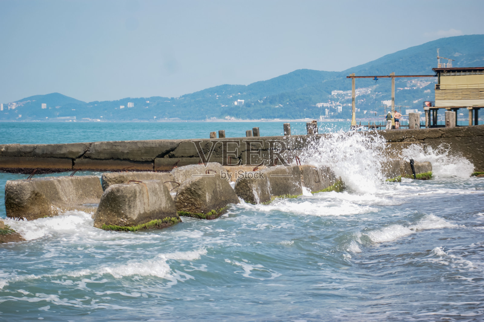 海滨防波堤风暴照片摄影图片