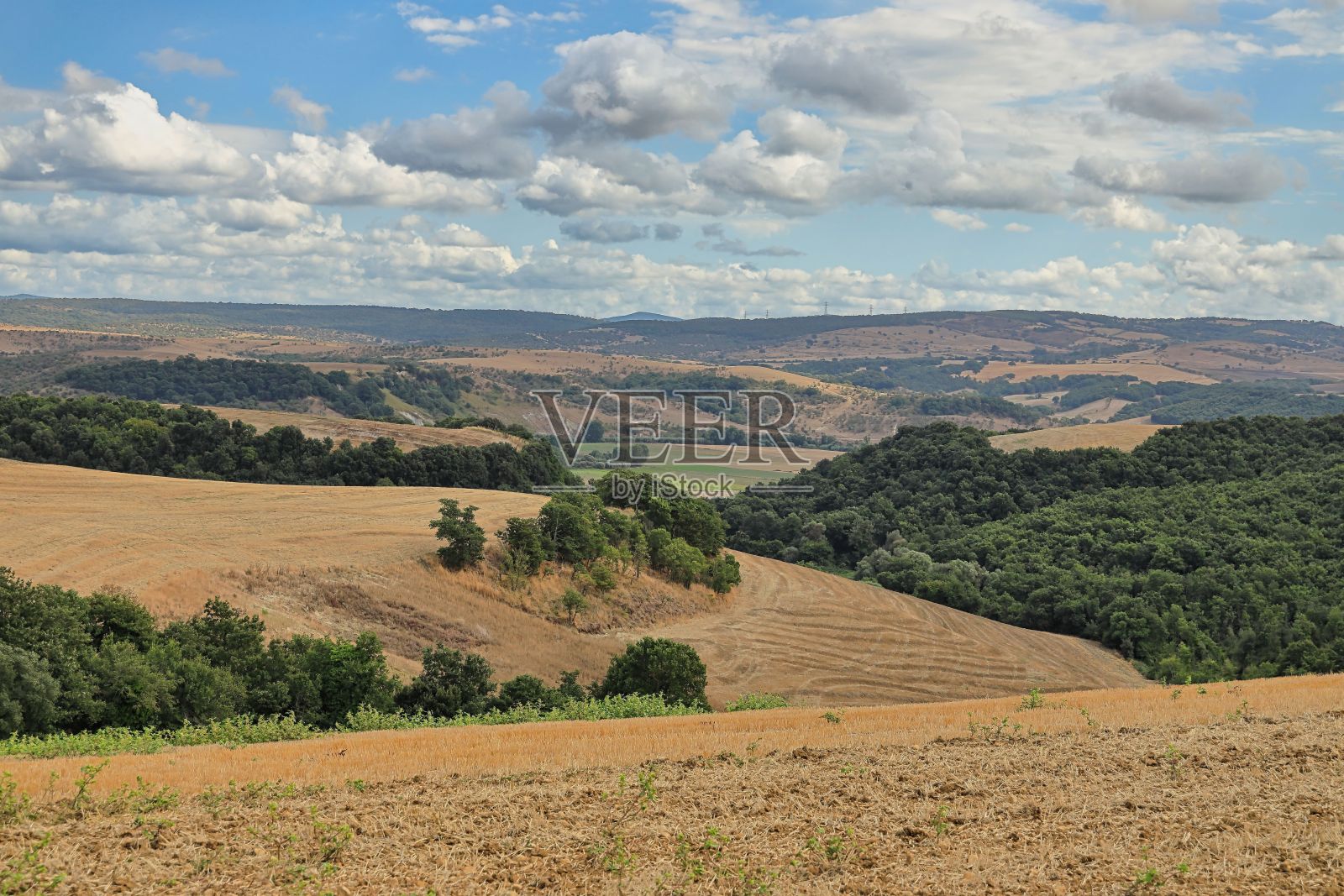 山中高地风景秀丽照片摄影图片