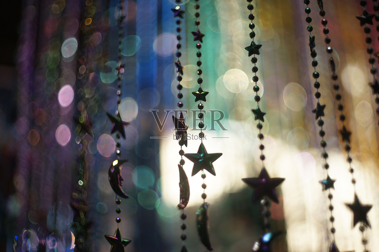 星星和月亮装饰成一排照片摄影图片