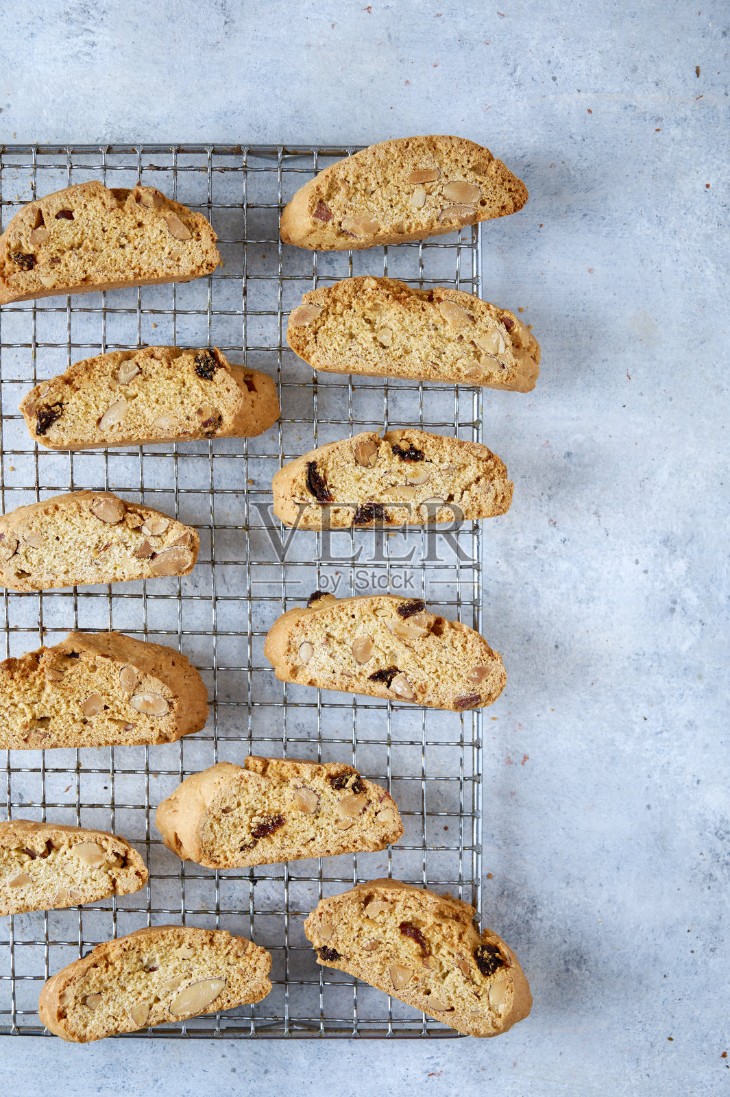 杏仁蔓越莓意式脆饼：美味的坎图奇饼干，自制无麸质照片摄影图片