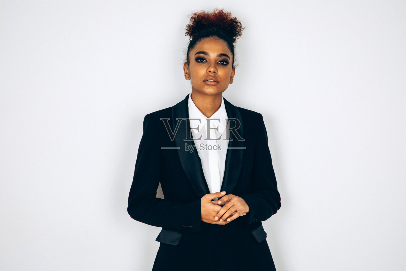 漂亮的商务女爆炸头照片摄影图片