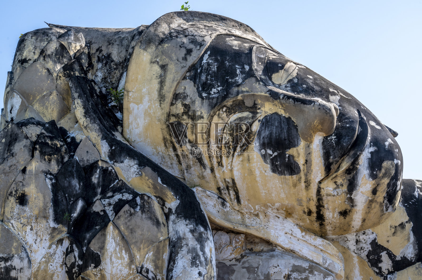 Lokaya Sutharam寺，古代巨大的卧佛，就在大城府城外。照片摄影图片