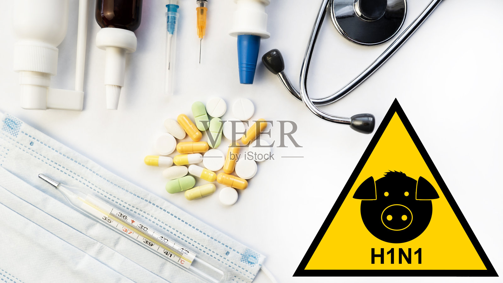 H1N1猪流感病毒。标志与危险标志和猪。白色背景的治疗药物。病毒，流行病，疾病。医学概念。照片摄影图片