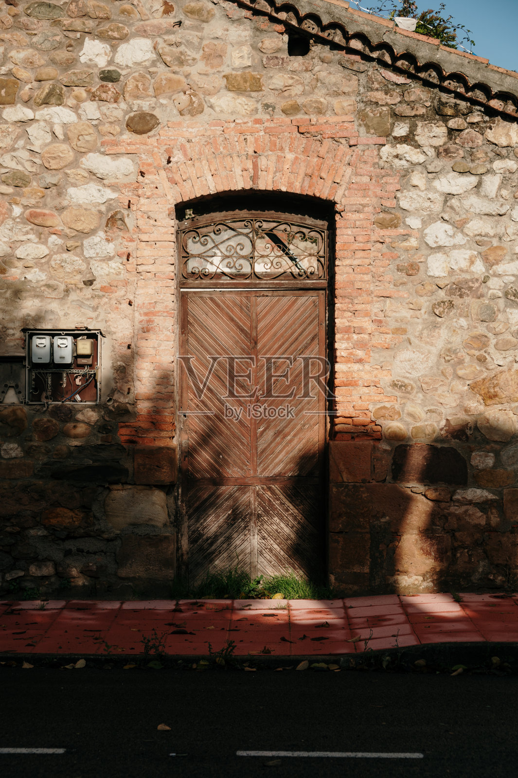 生锈的木门照片摄影图片