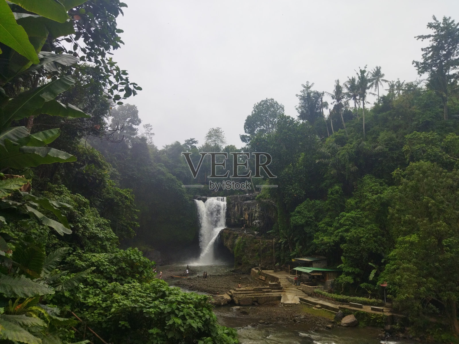 Tegenungan瀑布照片摄影图片