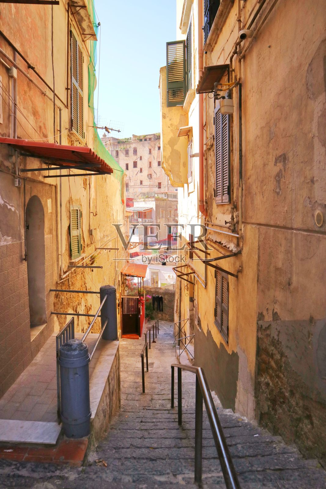 意大利那不勒斯老城。照片摄影图片