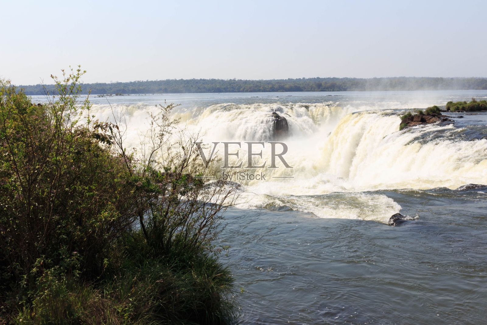海中瀑布的自然景观照片摄影图片