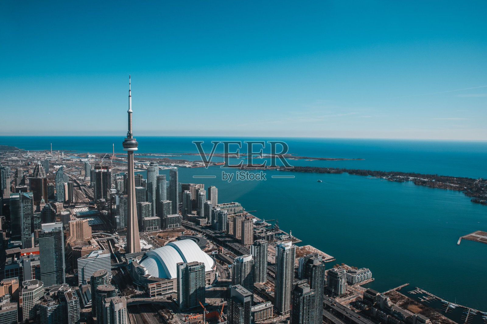 鸟瞰多伦多的天际线在安大略省，加拿大捕捉在冬天照片摄影图片