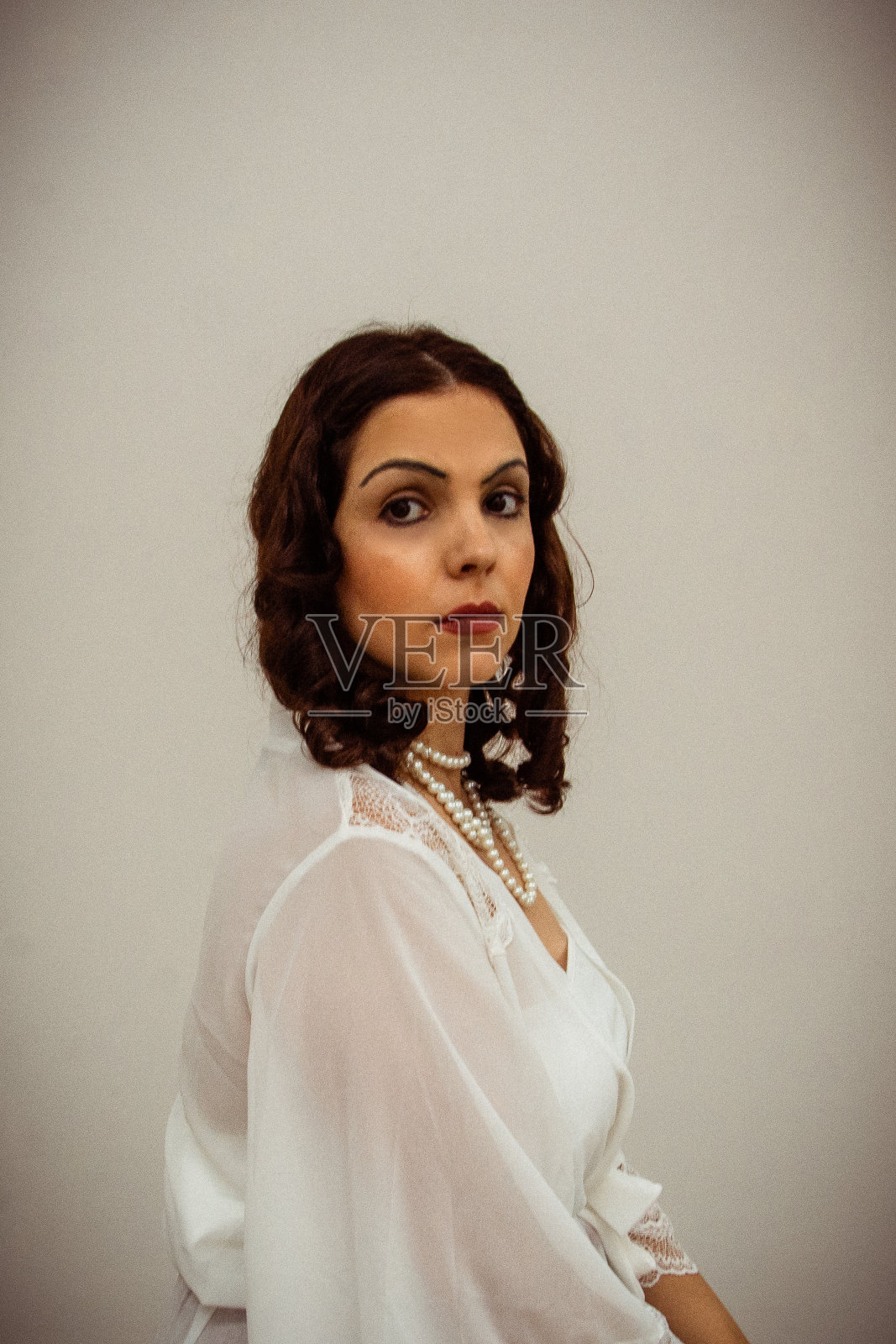 模拟相机女子老式肖像照片摄影图片