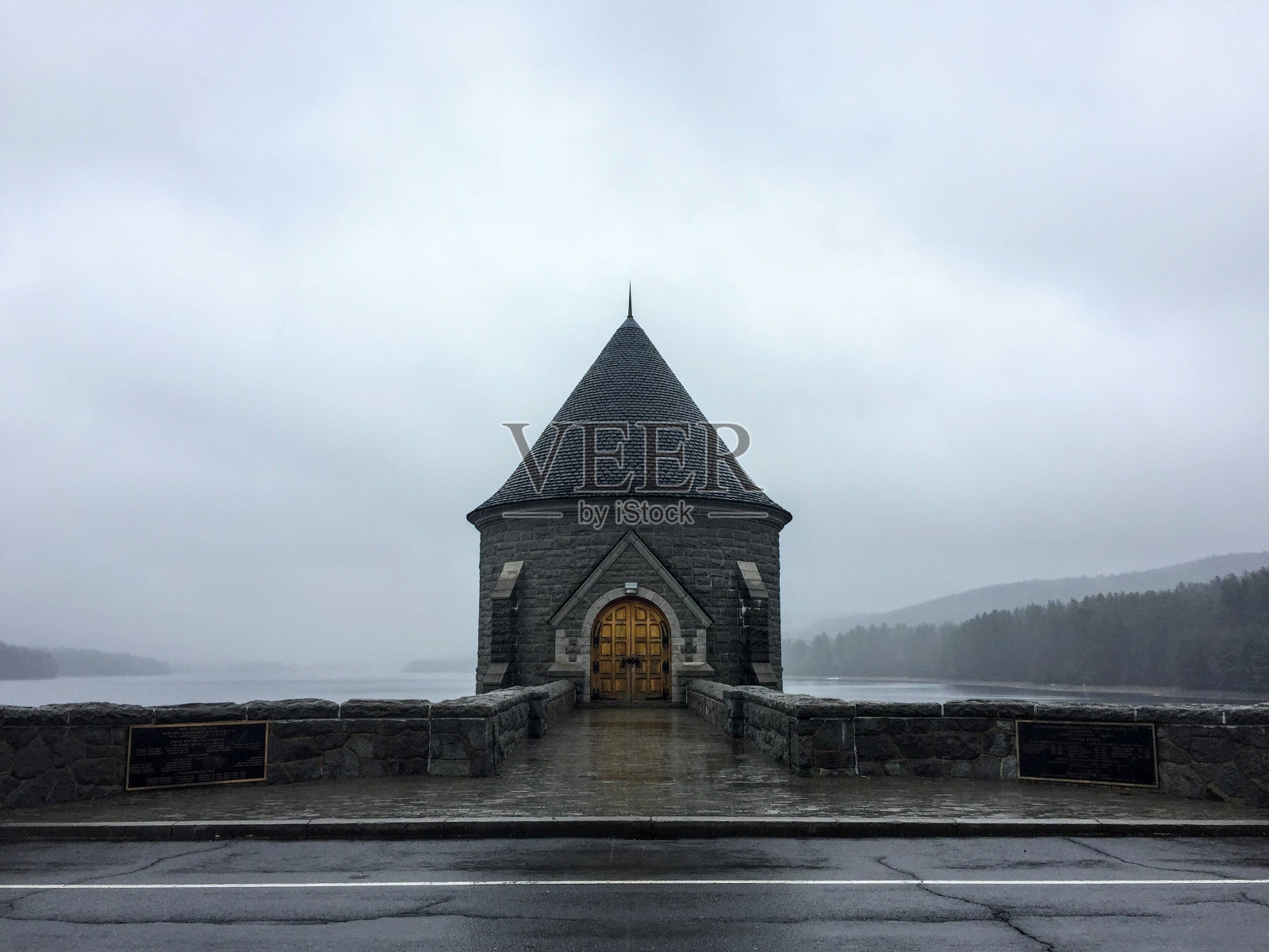 康涅狄格州巴哈姆斯特德的历史悠久的萨维尔大坝的美丽照片照片摄影图片