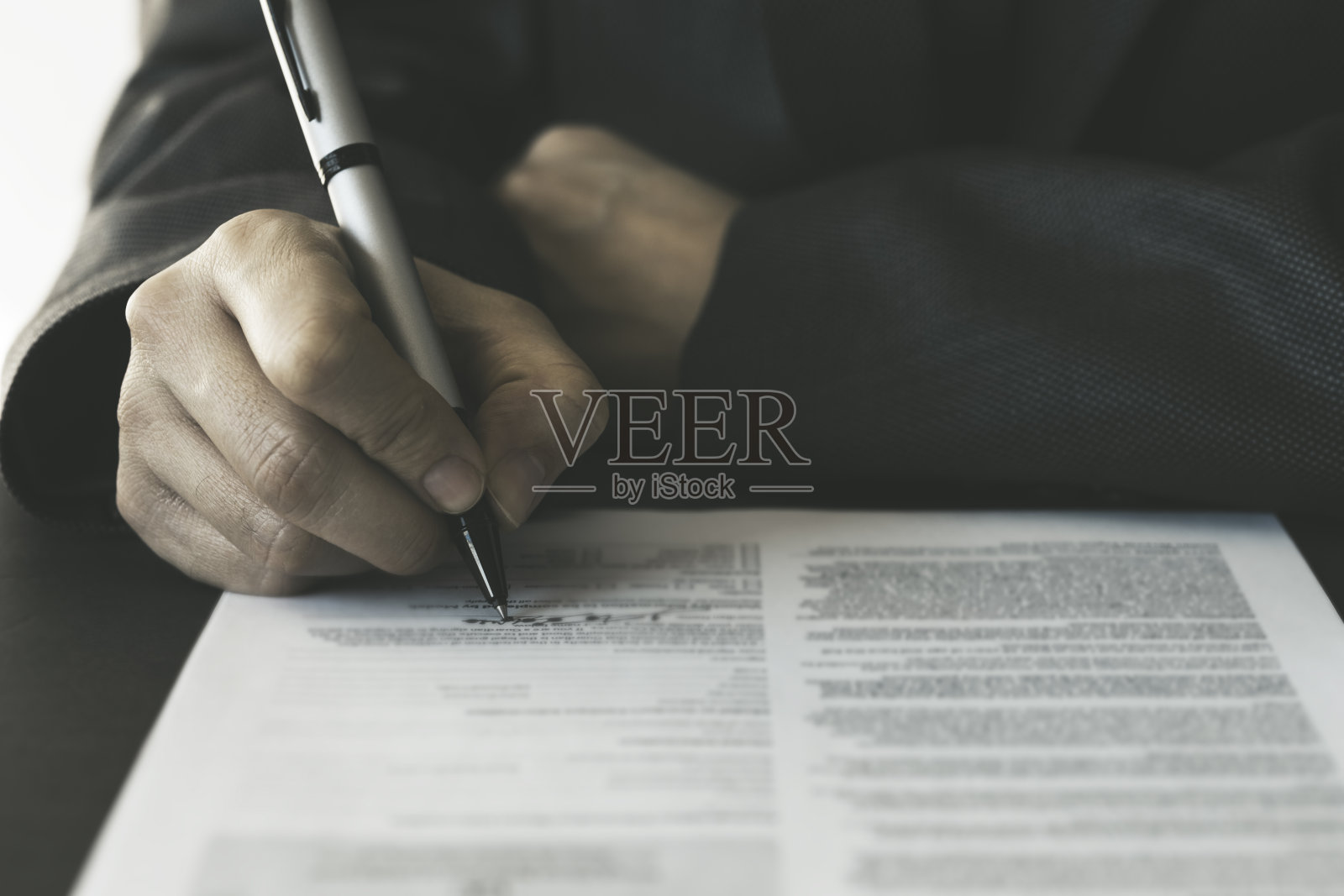 签订合同文件照片摄影图片