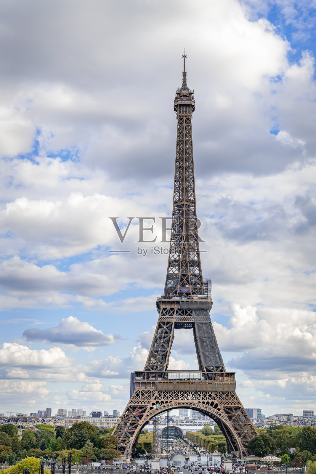 法国巴黎特罗卡德罗广场上的埃菲尔铁塔照片摄影图片