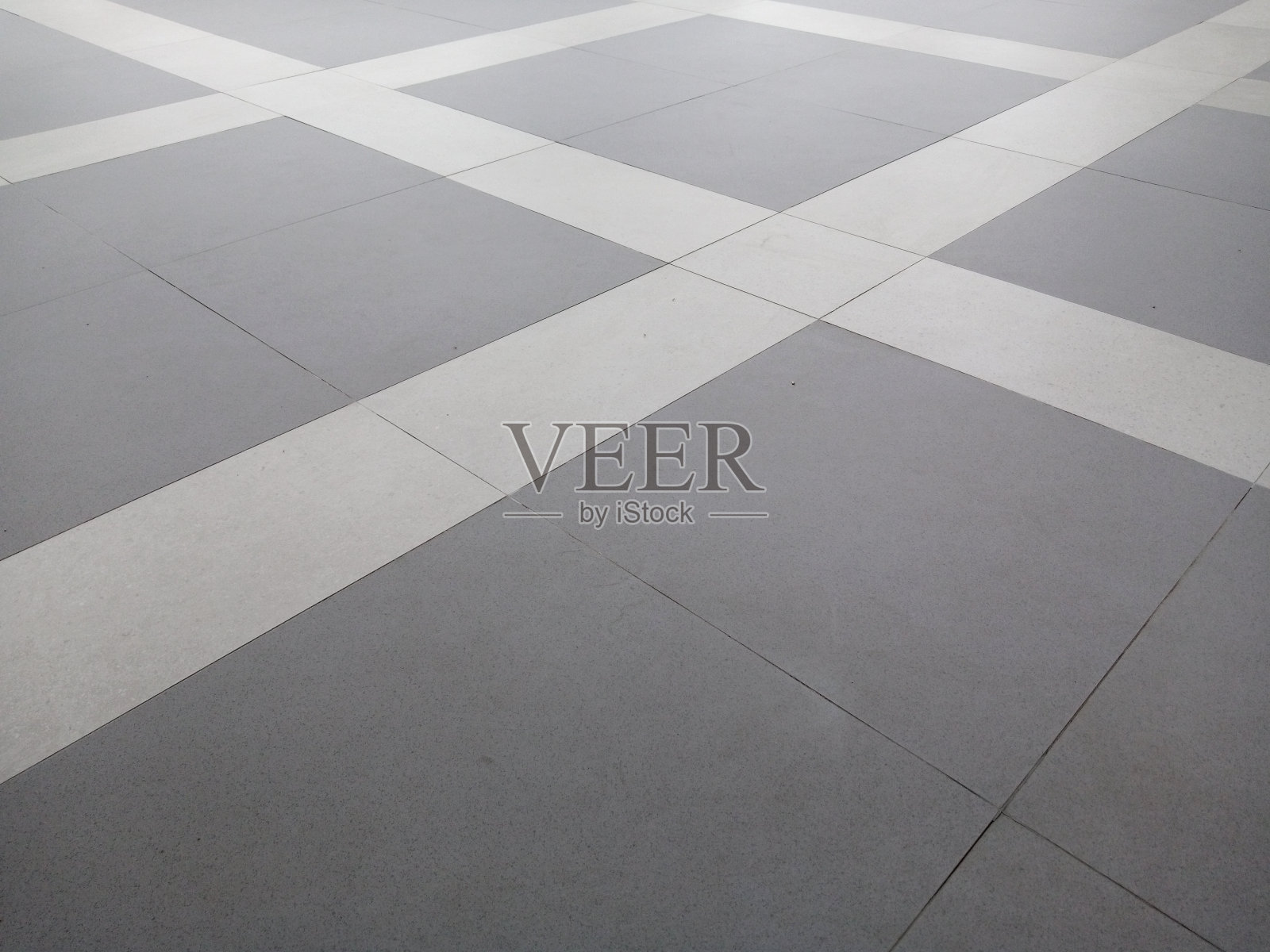 地板上有黑白图案照片摄影图片