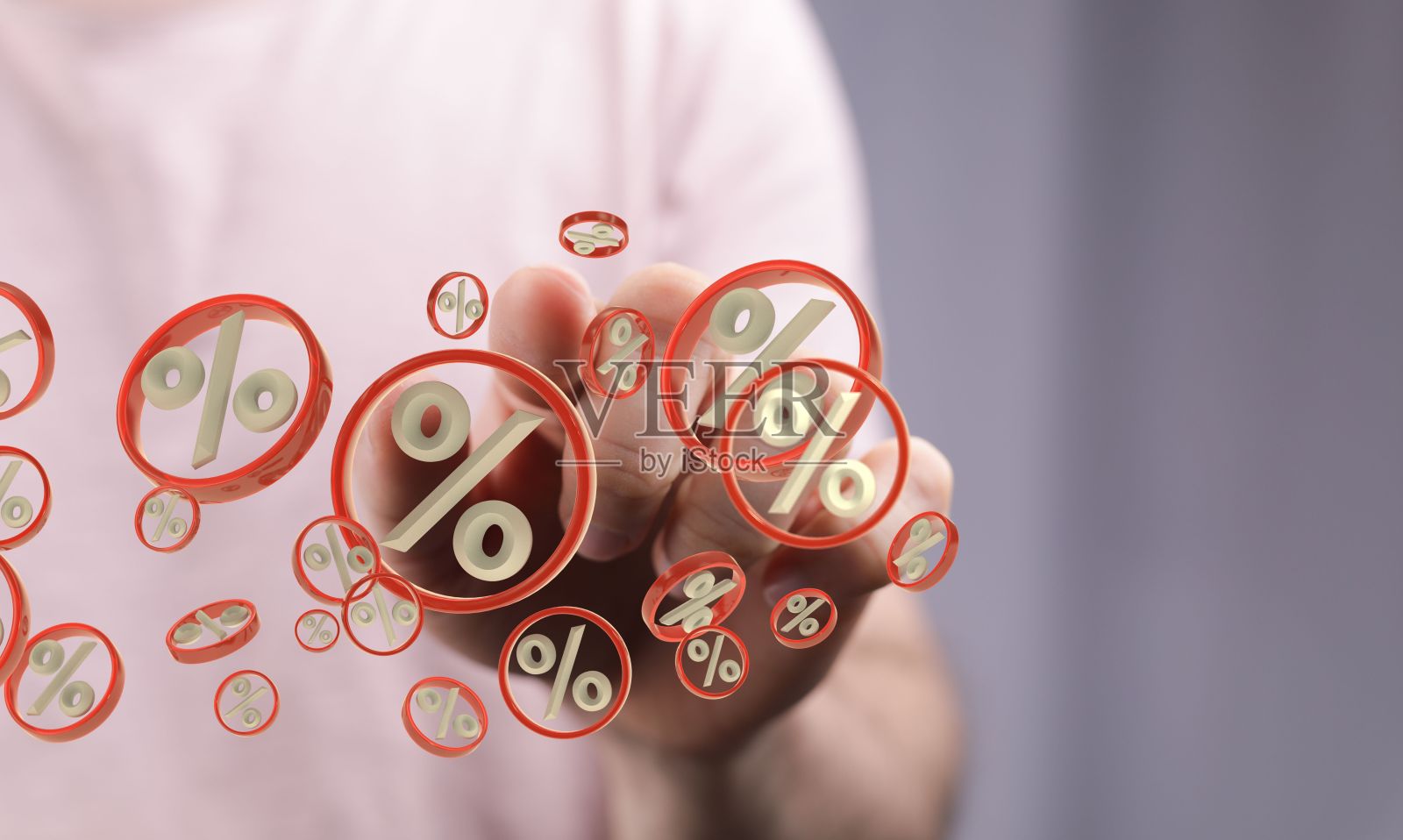 模糊的男性点击上的红色百分比折扣图案标志概念的季节性销售照片摄影图片