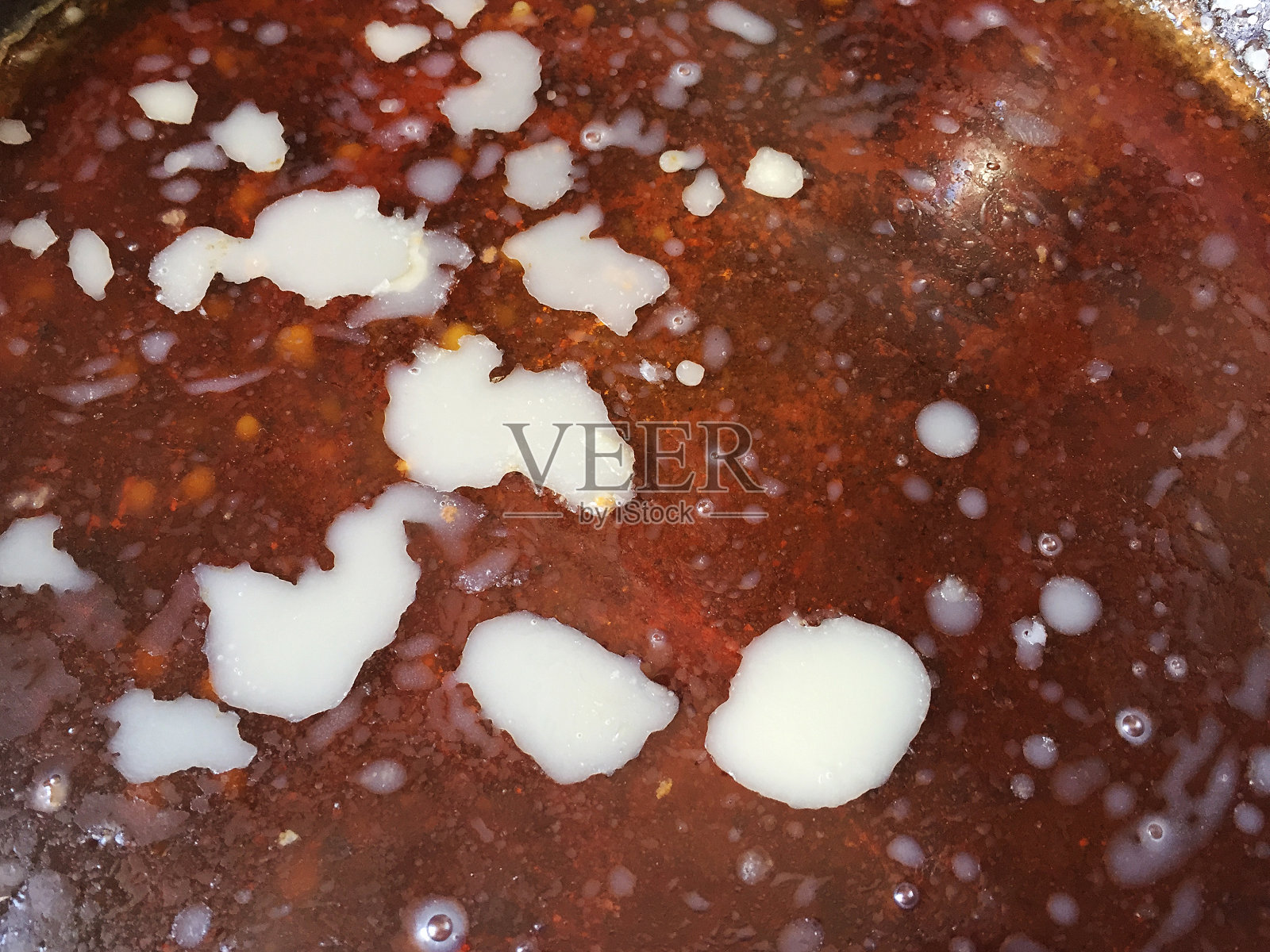 食用油在烹饪锅里照片摄影图片