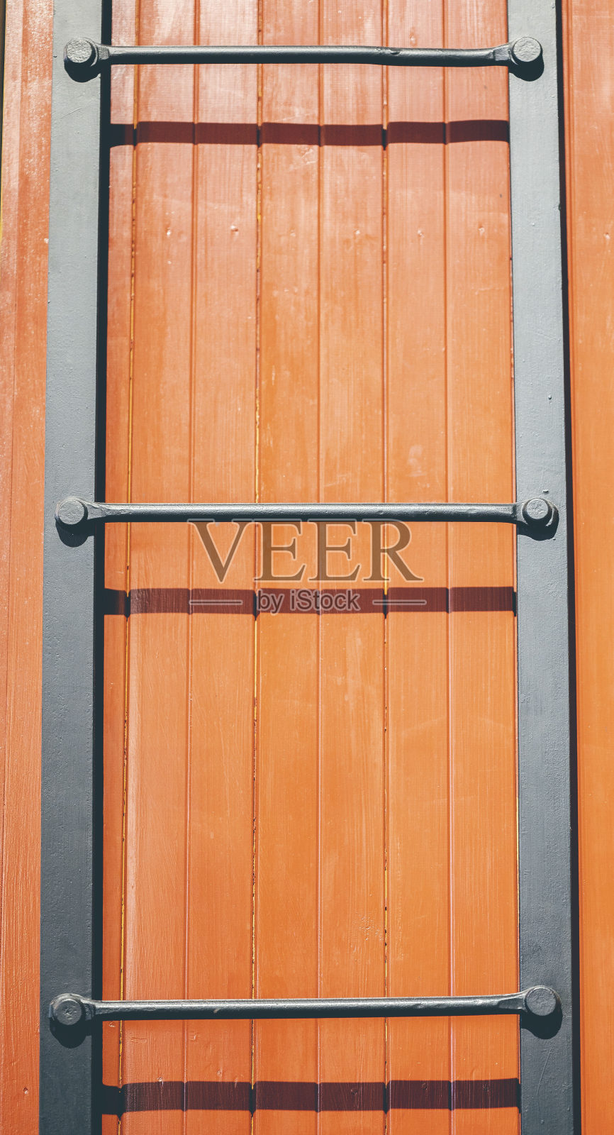 火车上梯子的垂直镜头照片摄影图片