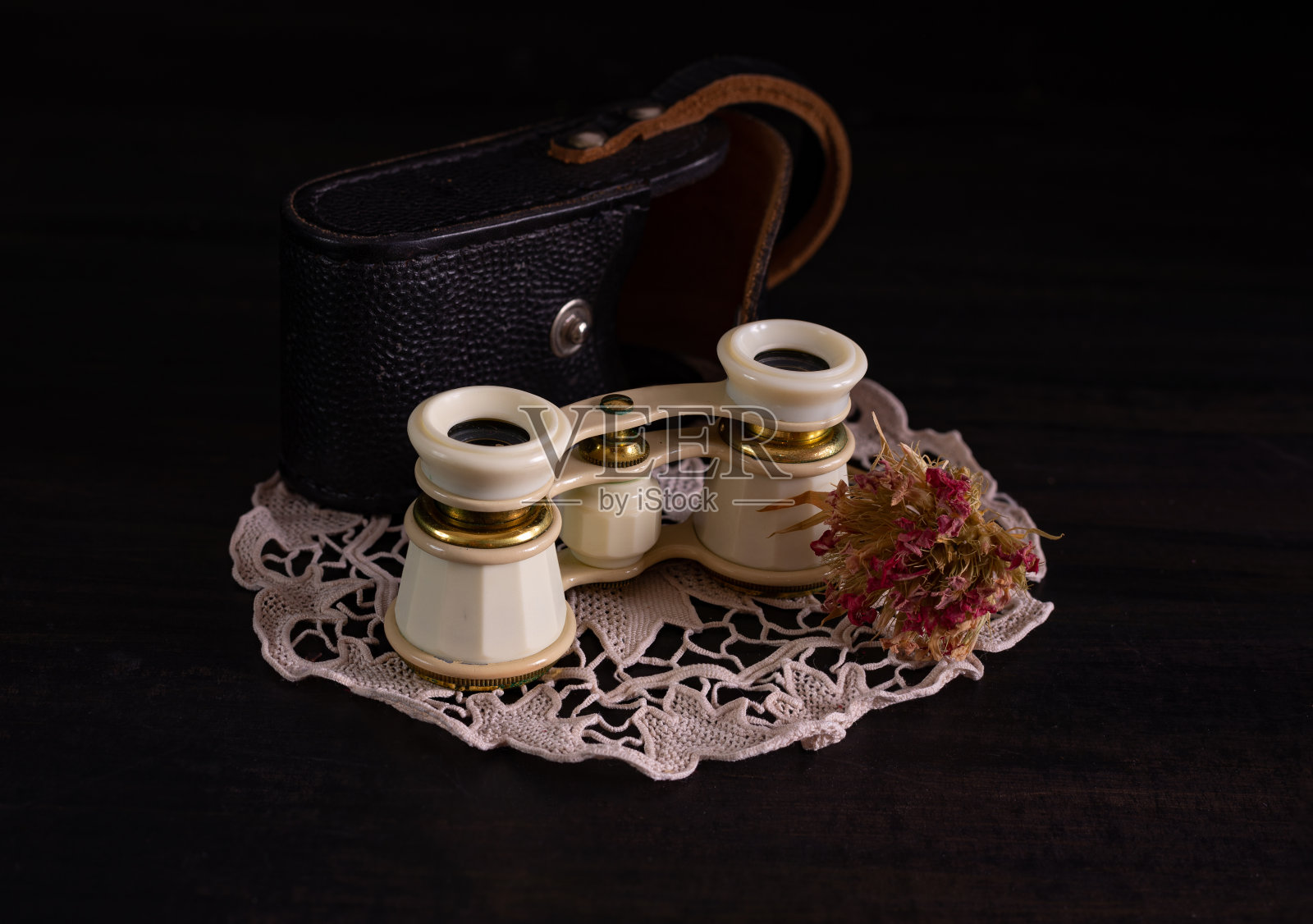 50年代双筒望远镜的古董照片摄影图片