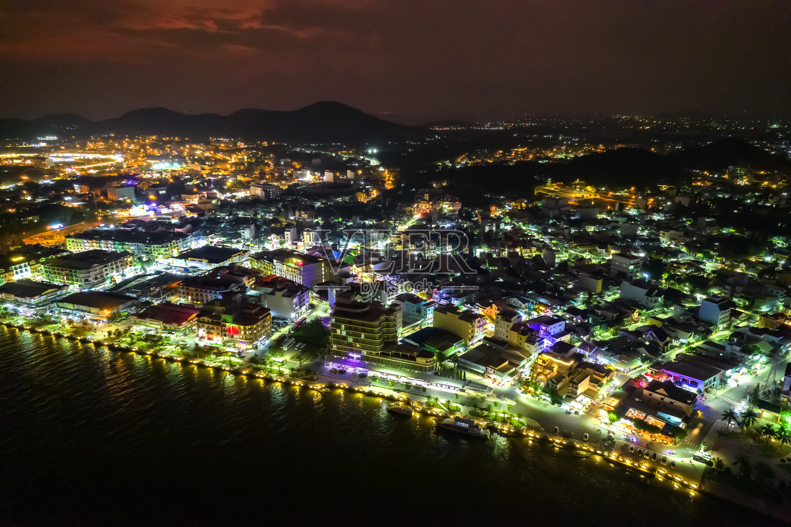 越南剑江河田镇夜景鸟瞰图照片摄影图片