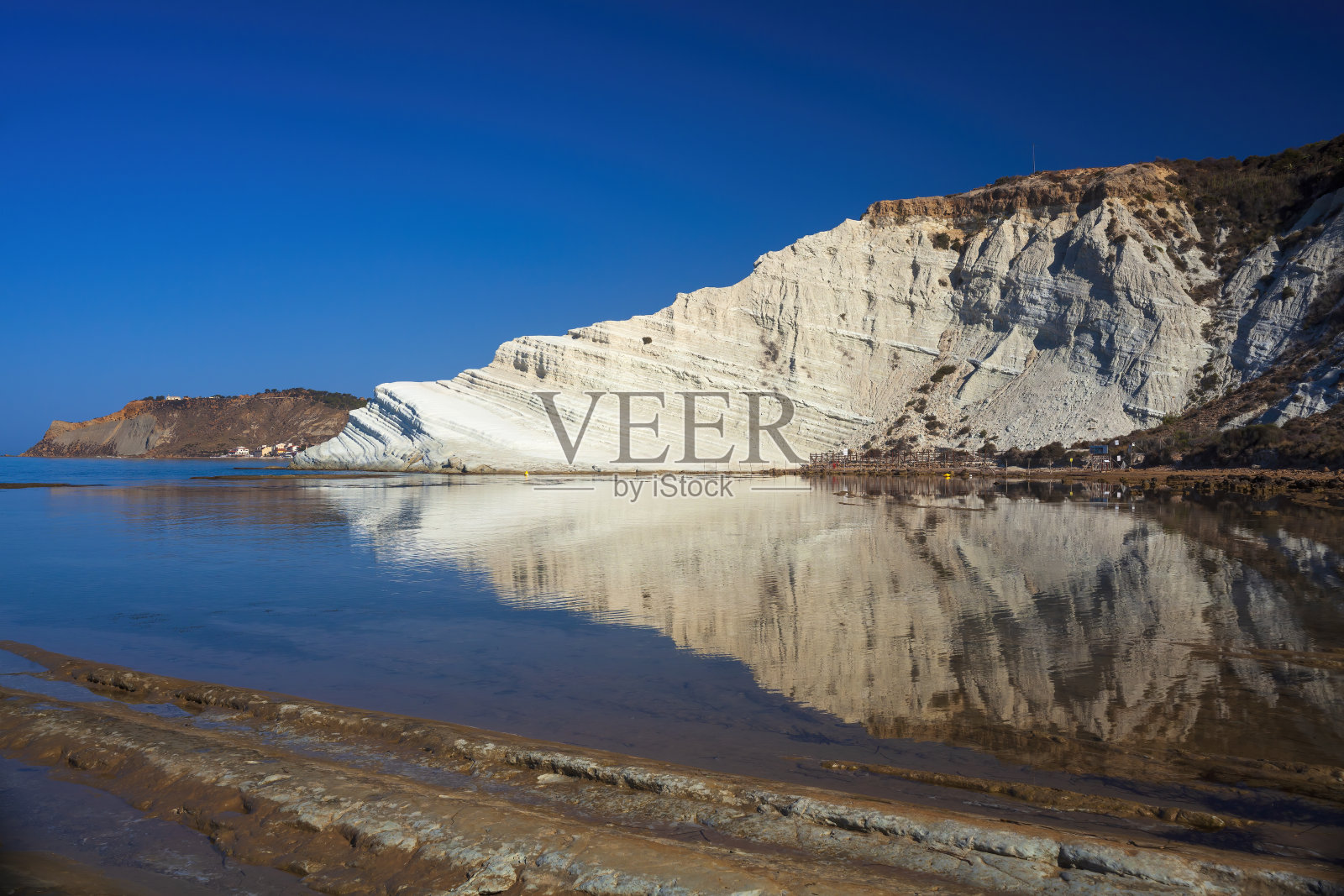 石灰石白色的悬崖和海滩在Scala dei Turchi, Realmonte。阿格里真托照片摄影图片