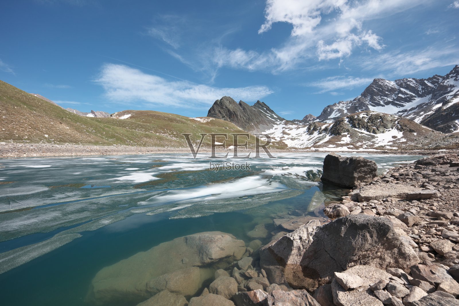 巨大的马里内湖结冰了;Maljasset照片摄影图片