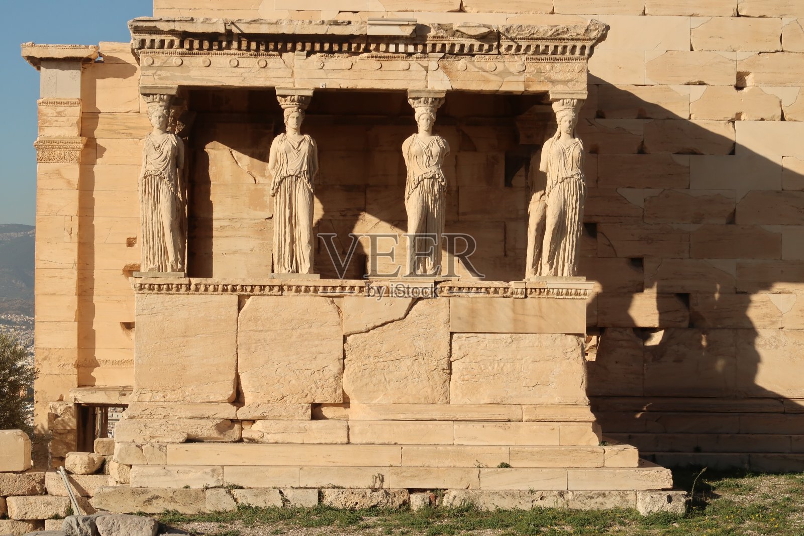 特写著名的少女门廊，附属于伊瑞克提翁神庙照片摄影图片