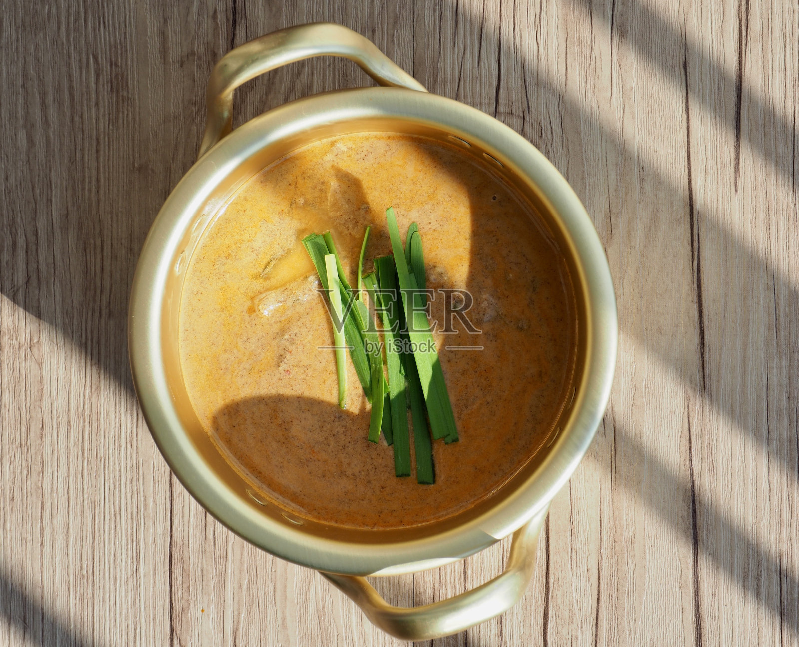 韩国菜泥鳅汤，鲜汤照片摄影图片