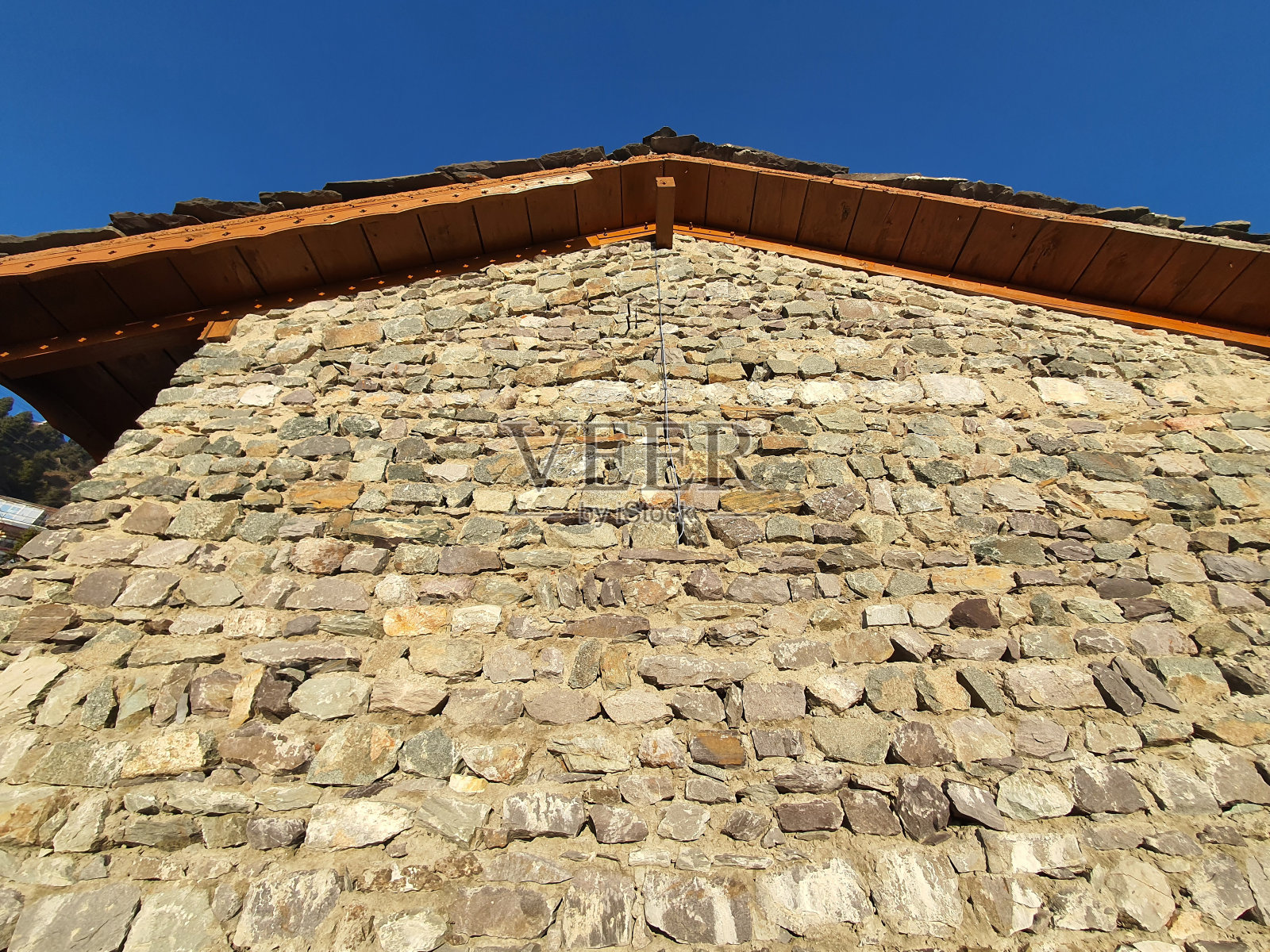 穆索里村看起来很漂亮，绿色。照片摄影图片