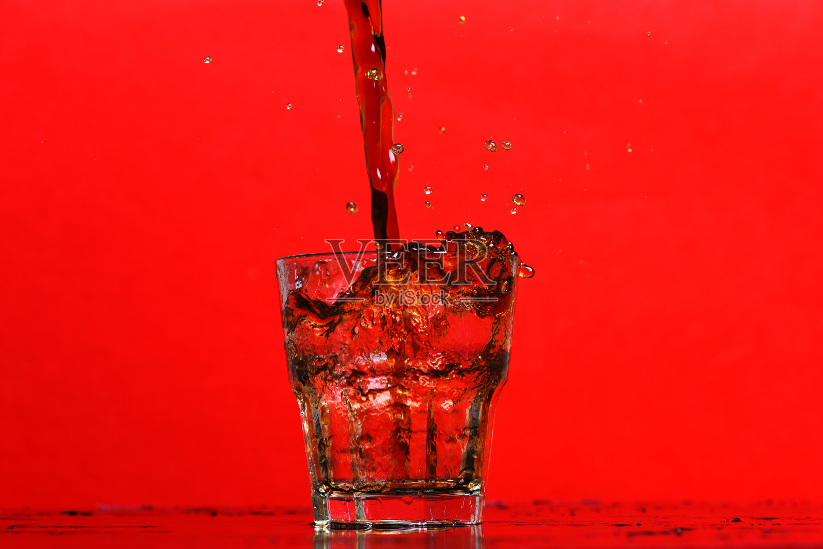 飞溅的饮料照片摄影图片