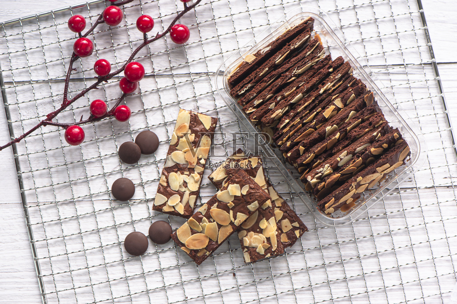 脆皮巧克力布朗尼。照片摄影图片