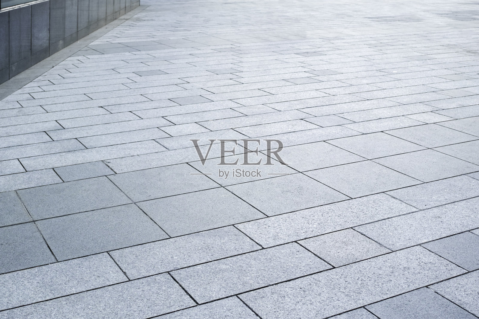 用地砖铺成的方形地板照片摄影图片