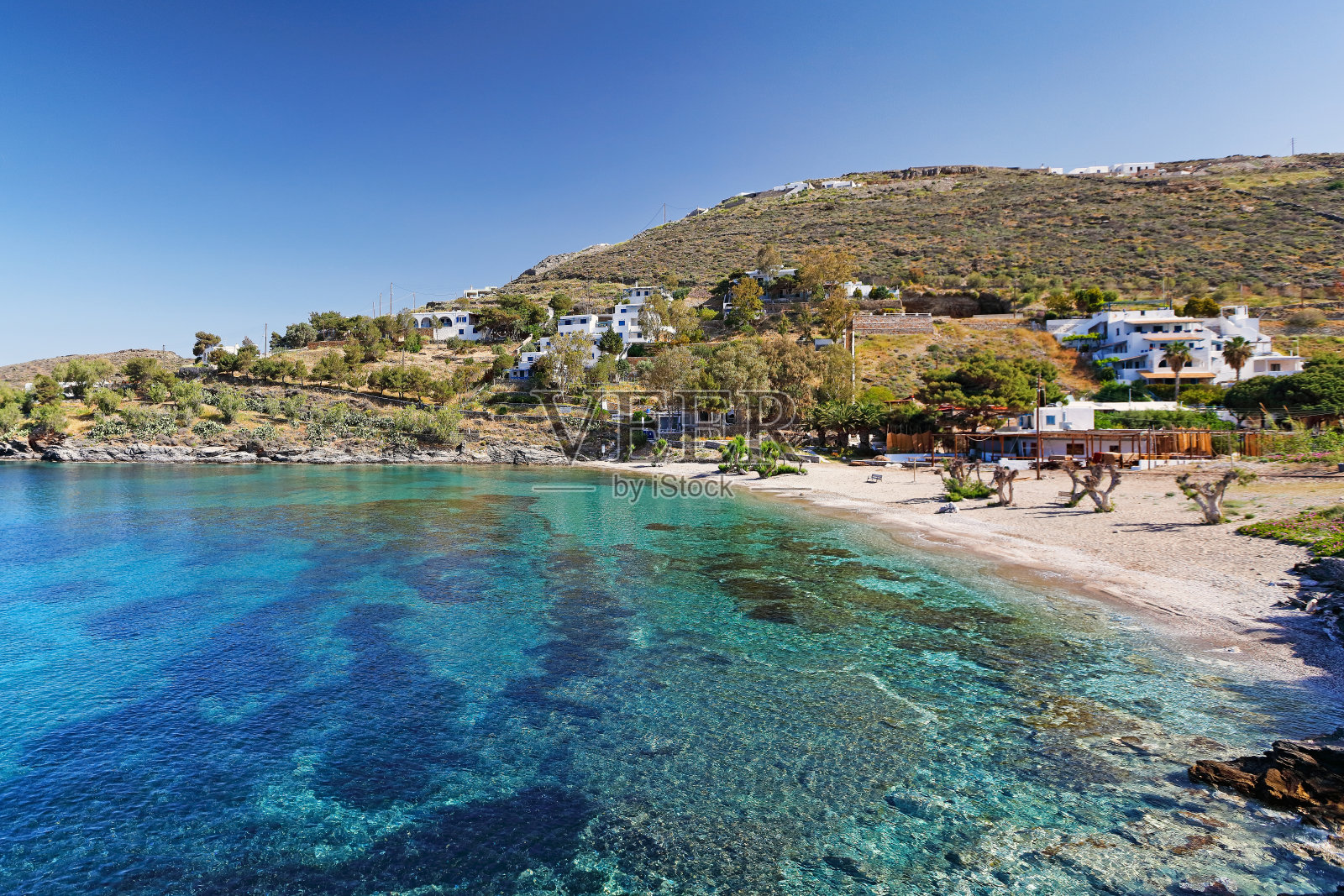 希腊基克拉迪斯基思诺斯岛的马蒂纳基亚海滩照片摄影图片