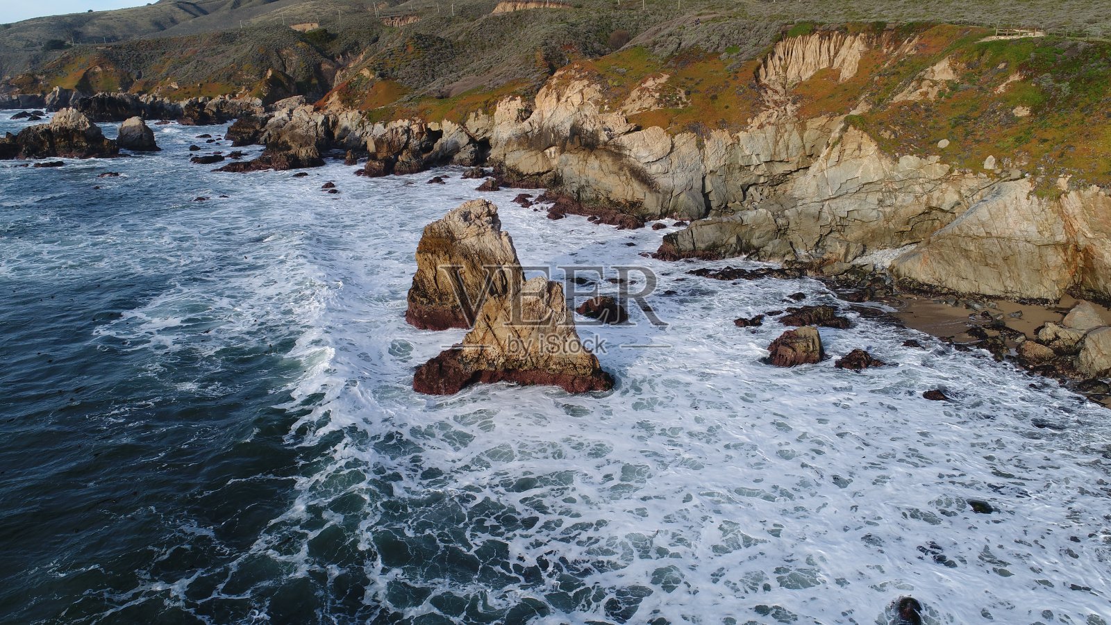 白天海岸的美丽照片照片摄影图片