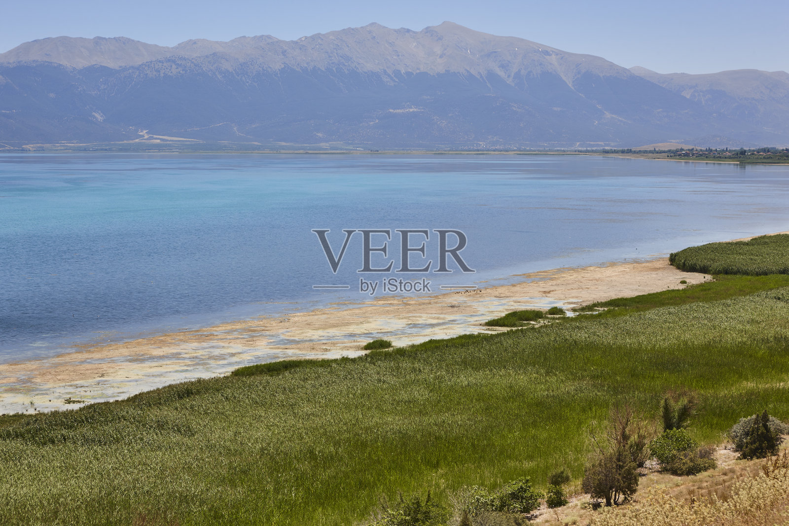 安纳托利亚地区的湖泊和山脉景观。火鸡照片摄影图片