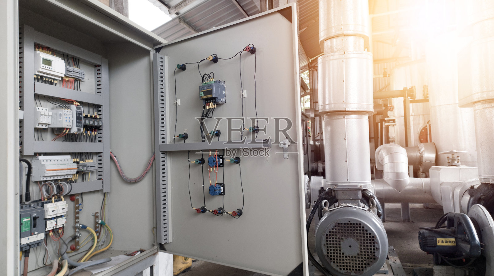 工业面板控制在工厂照片摄影图片