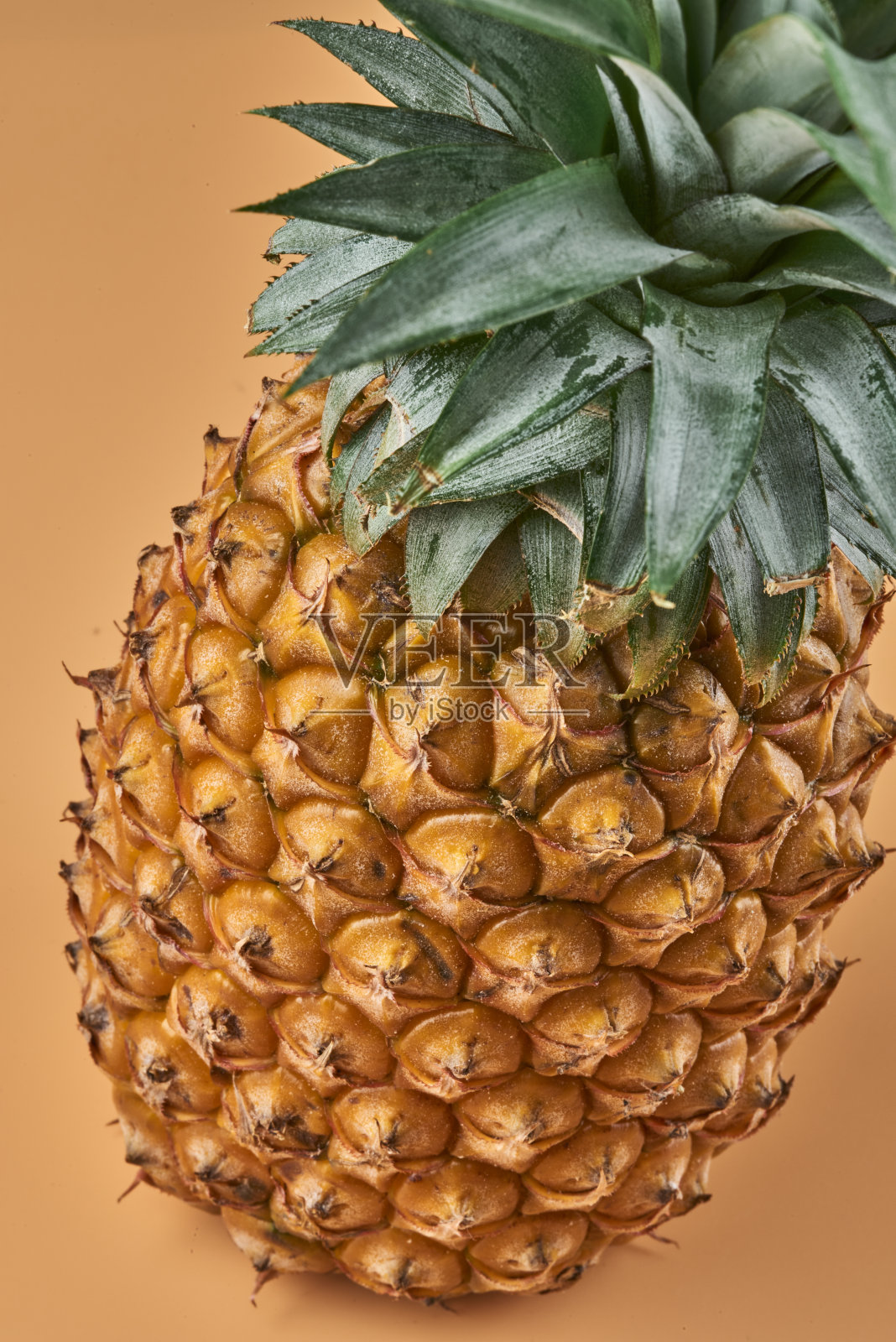 美味的成熟菠萝，黄中带绿。照片摄影图片