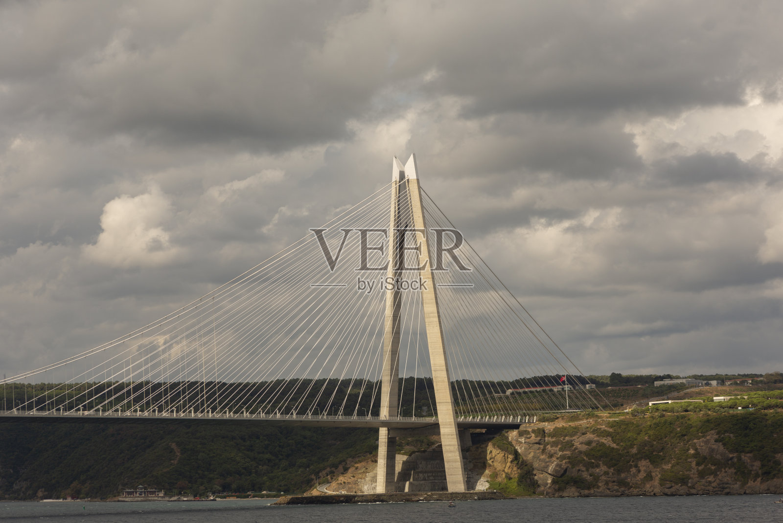 在土耳其伊斯坦布尔的黑海海岸，安纳托利亚边poyrazkoy的传统海岸视图照片摄影图片