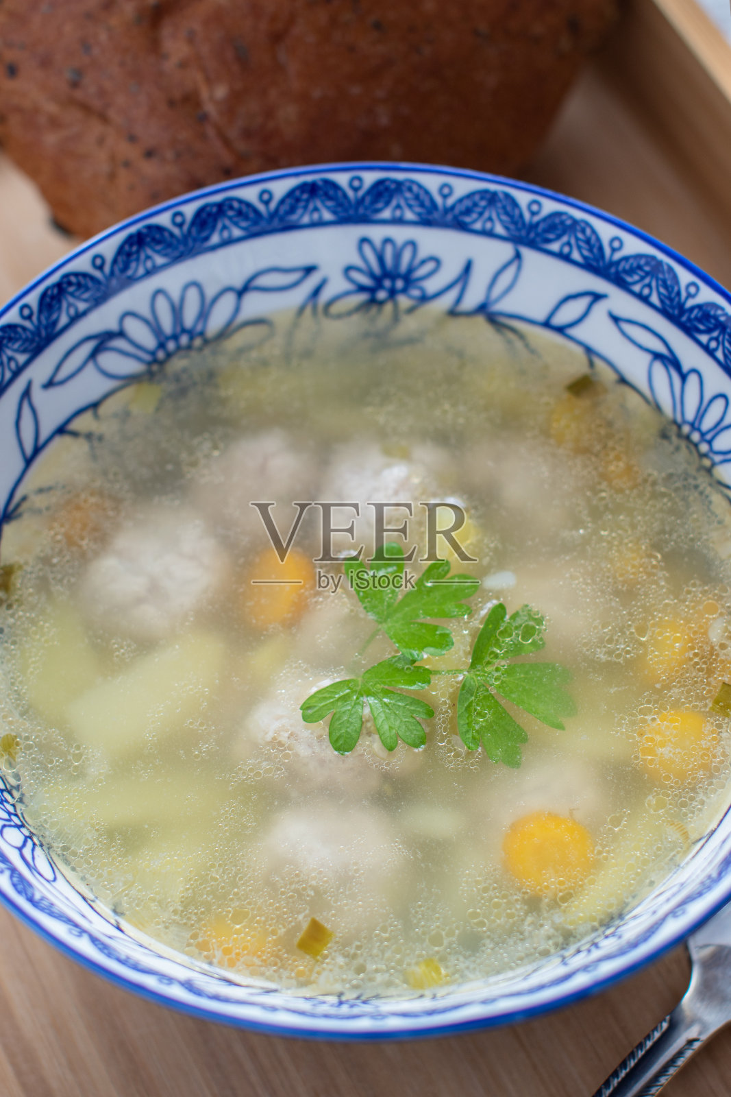 一碗肉丸汤照片摄影图片