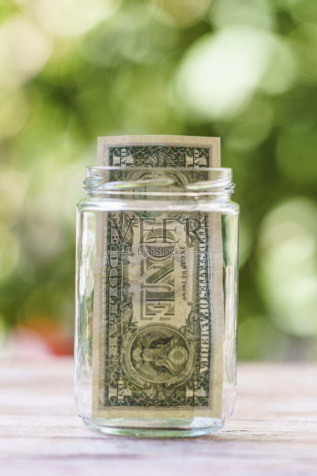 存钱罐，白色背景照片摄影图片