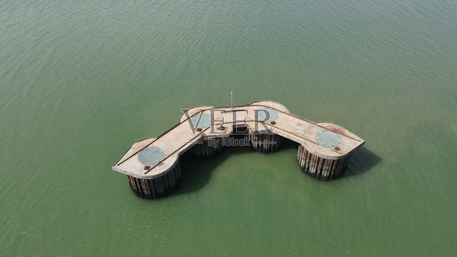 Jetty Bradwell退役核电站埃塞克斯英国无人机鸟瞰图照片摄影图片