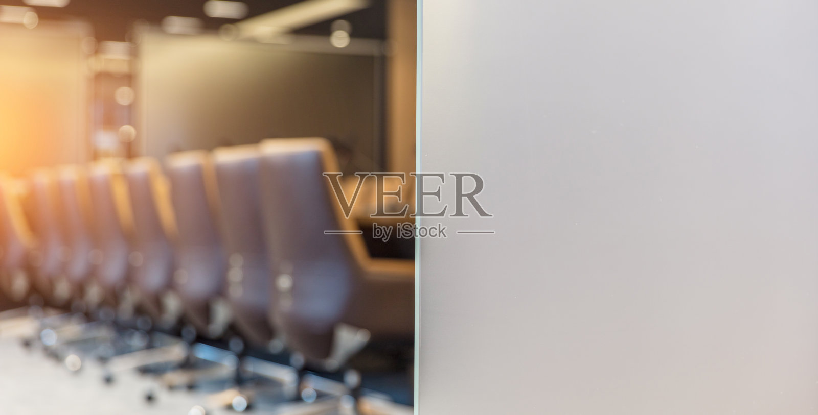 空磨砂玻璃墙，适合广告空间，现代化会议室照片摄影图片