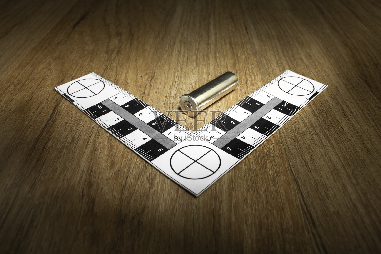 犯罪现场调查，点357弹壳照片摄影图片