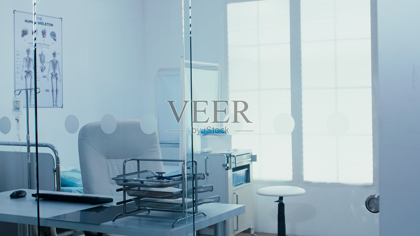 手持式现代化私人诊室照片摄影图片