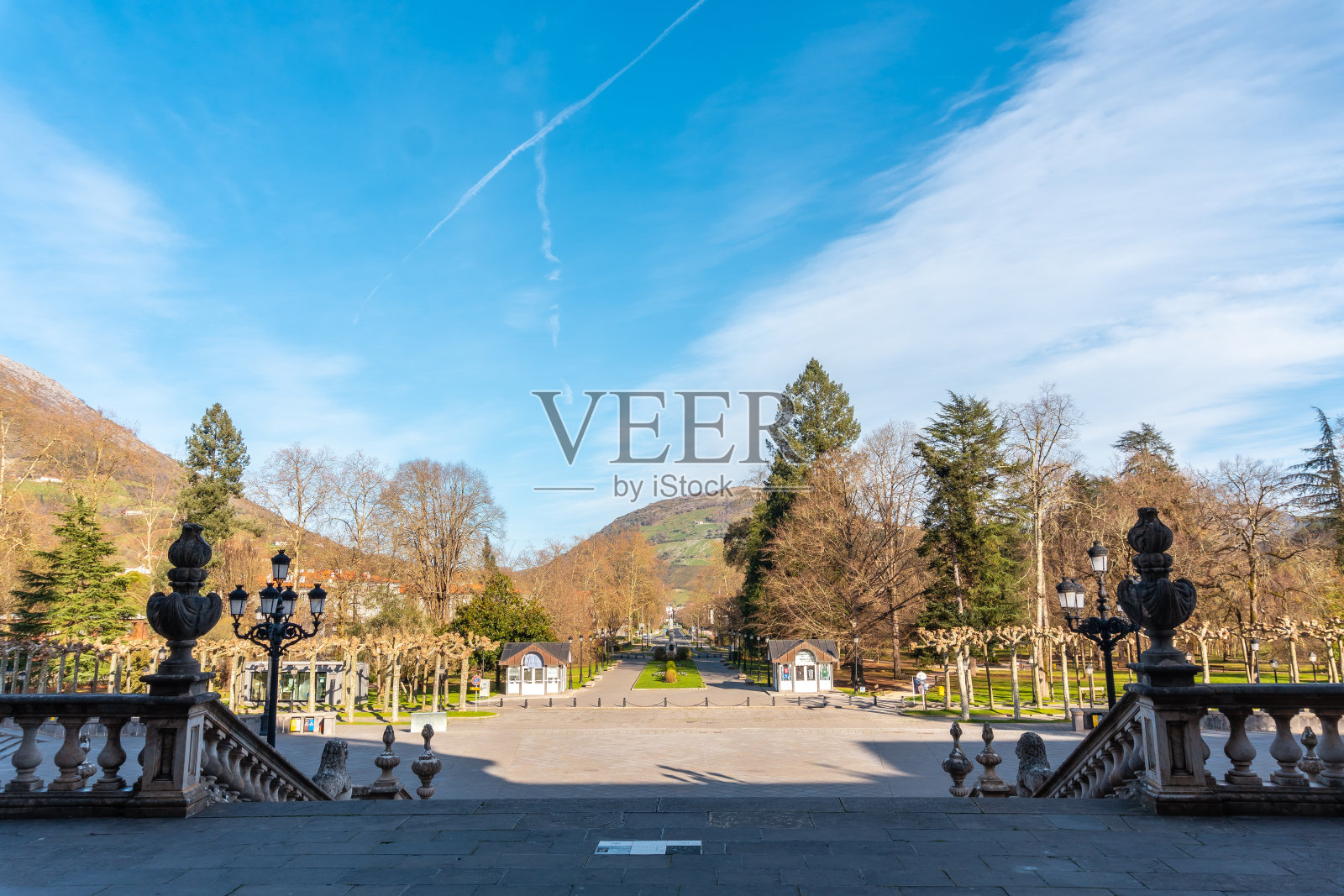 Gipuzkoa的Azpeitia巴洛克式教堂，罗耀拉圣所入口的景色照片摄影图片