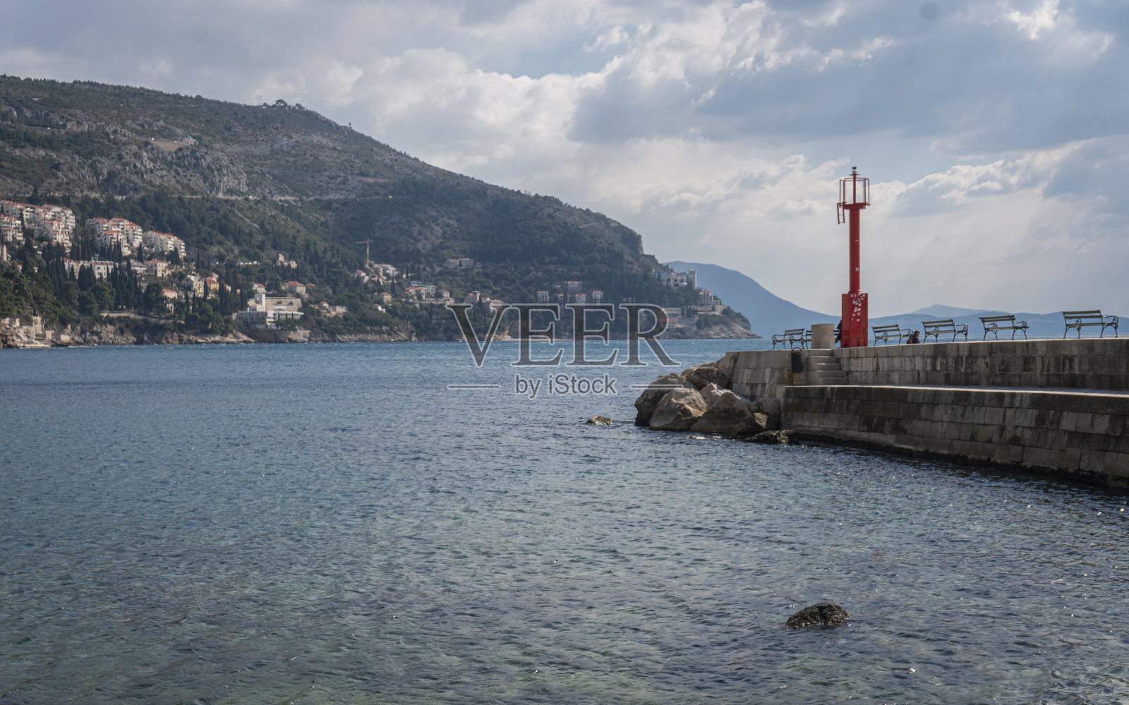 克罗地亚杜布罗夫尼克老城的旧港口照片摄影图片