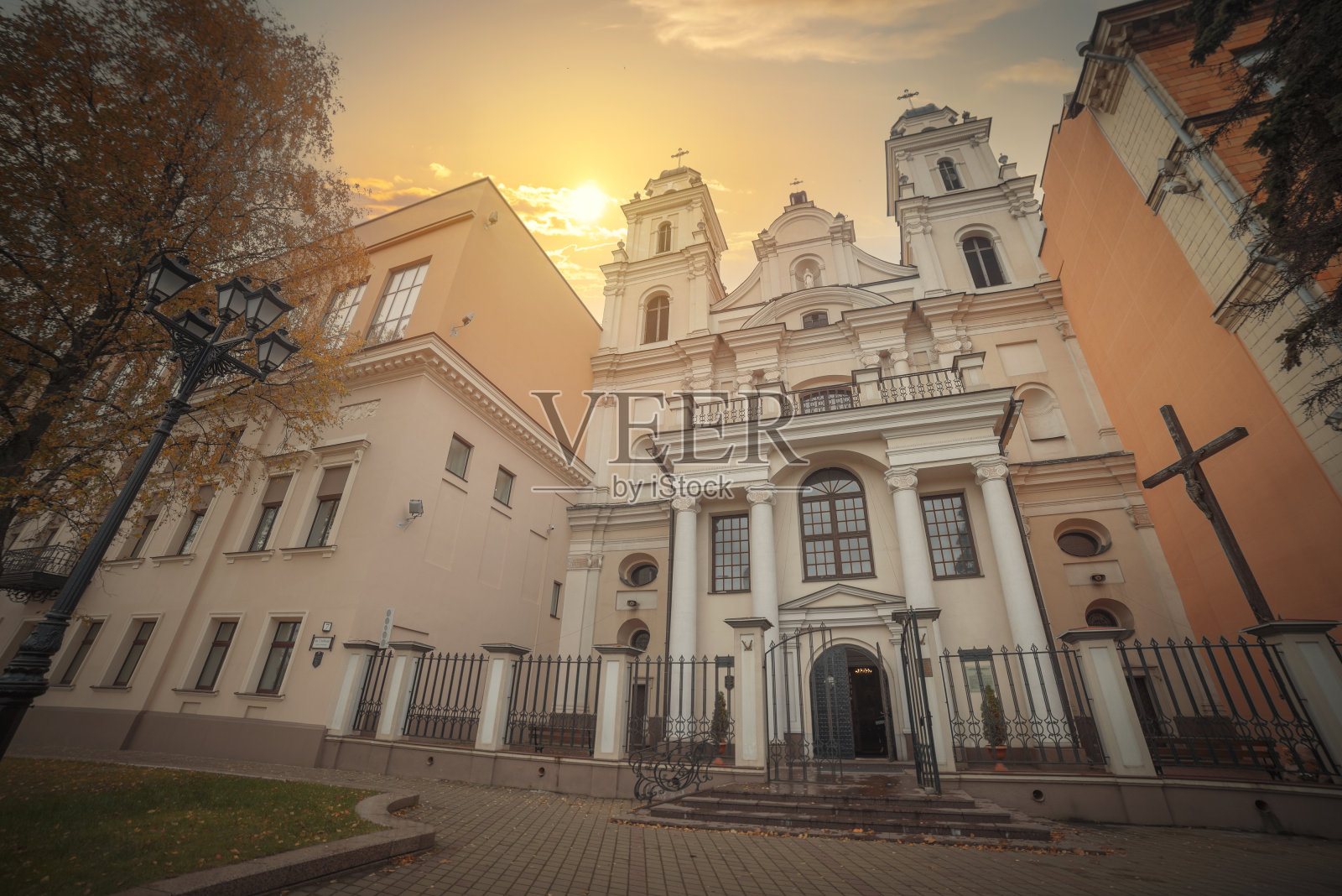 明斯克圣母玛利亚大教堂。照片摄影图片