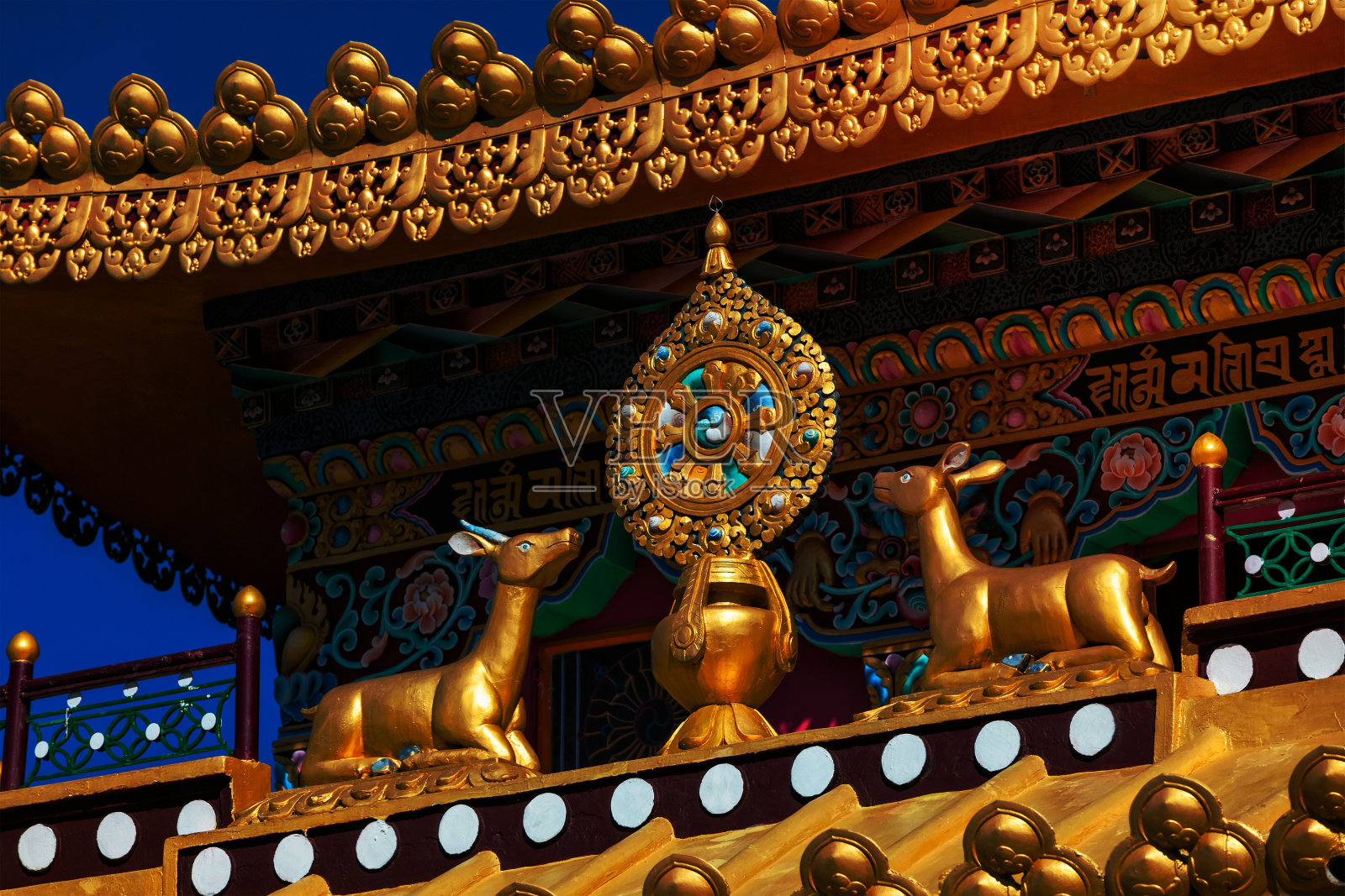 印度寺院的佛法之轮照片摄影图片